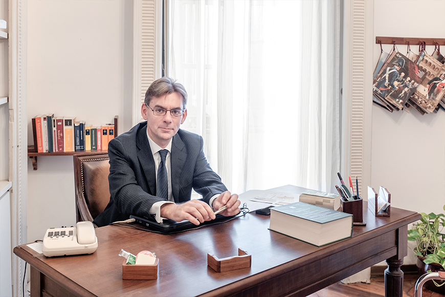 Maurizio Basile è avvocato di Torino che si occupa di diritto penale